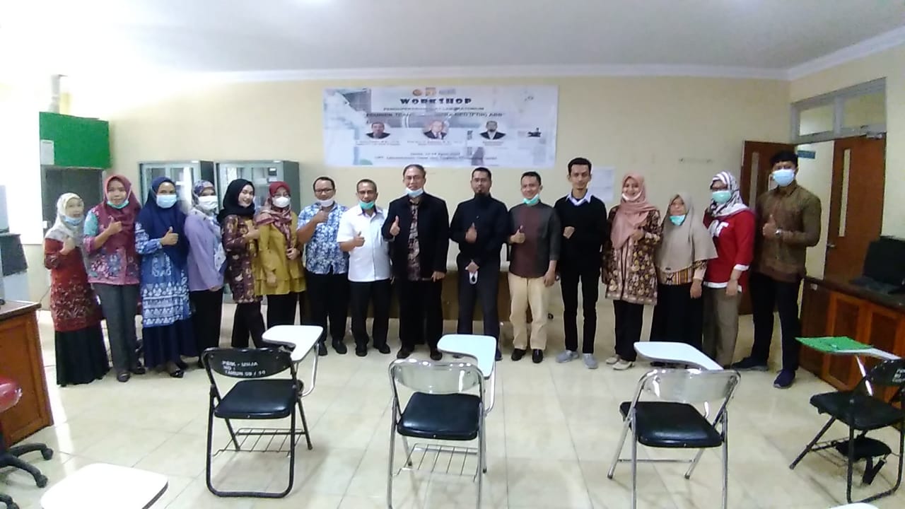 Workshop Pengoperasian Peralatan Laboratorium Fourier Transform Infra Red (FTIR)