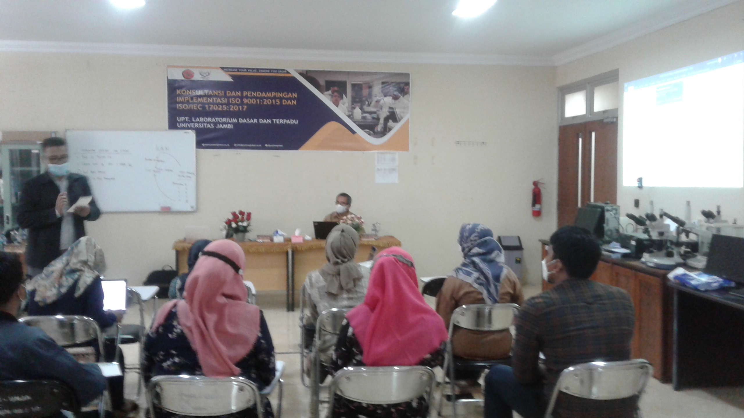 KONSULTASI DAN PENDAMPINGAN IMPLEMENTASI ISO/IEC 17025:2017 UPT LABORATORIUM DASAR DAN TERPADU